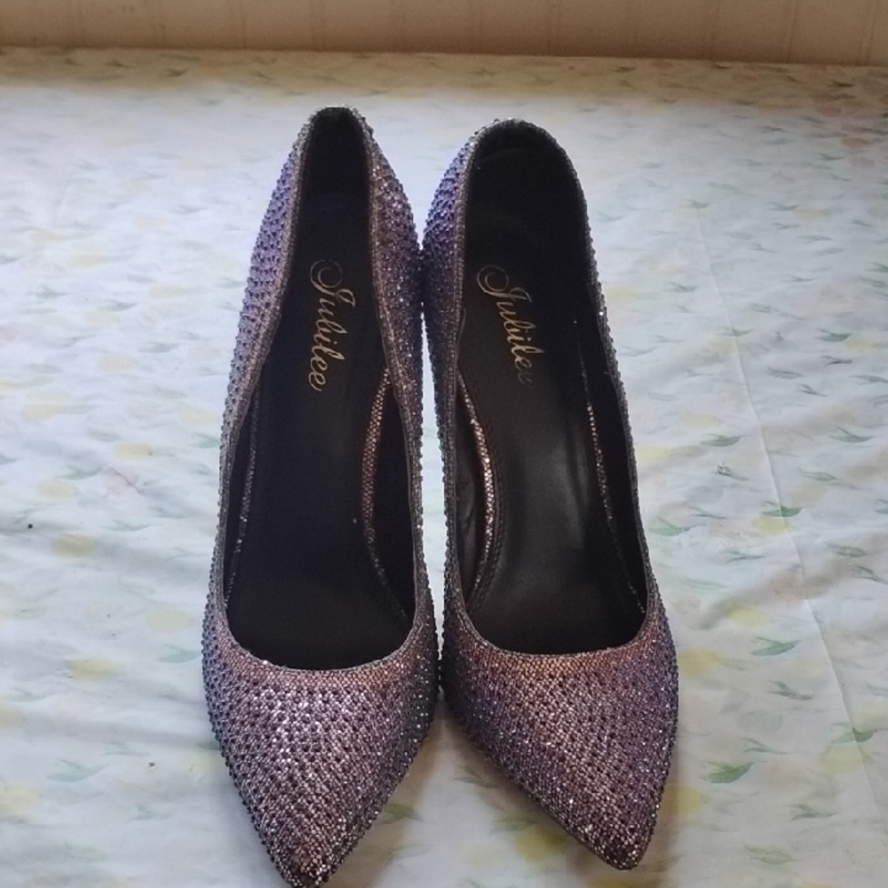 Jubilee High Heels sz 9. Purple, Iridescent, Sparkling,  Glistening